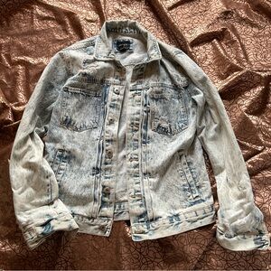 Forever 21 Men’s Acidwash Distressed Denim Jacket with Blue Accents